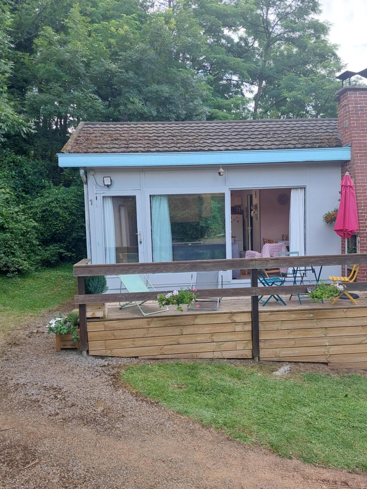 Le Petit Chalet - Bungalow Waulsort Exterior photo