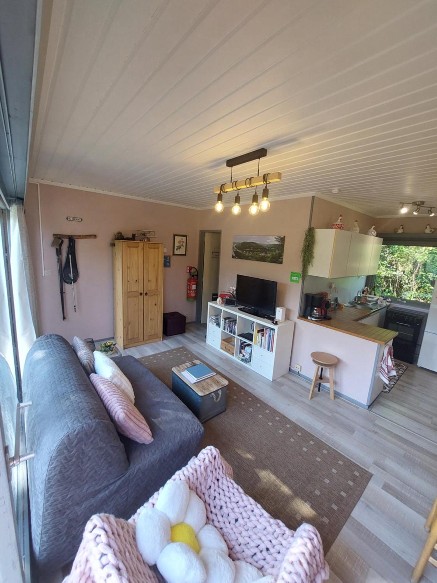 Le Petit Chalet - Bungalow Waulsort Exterior photo